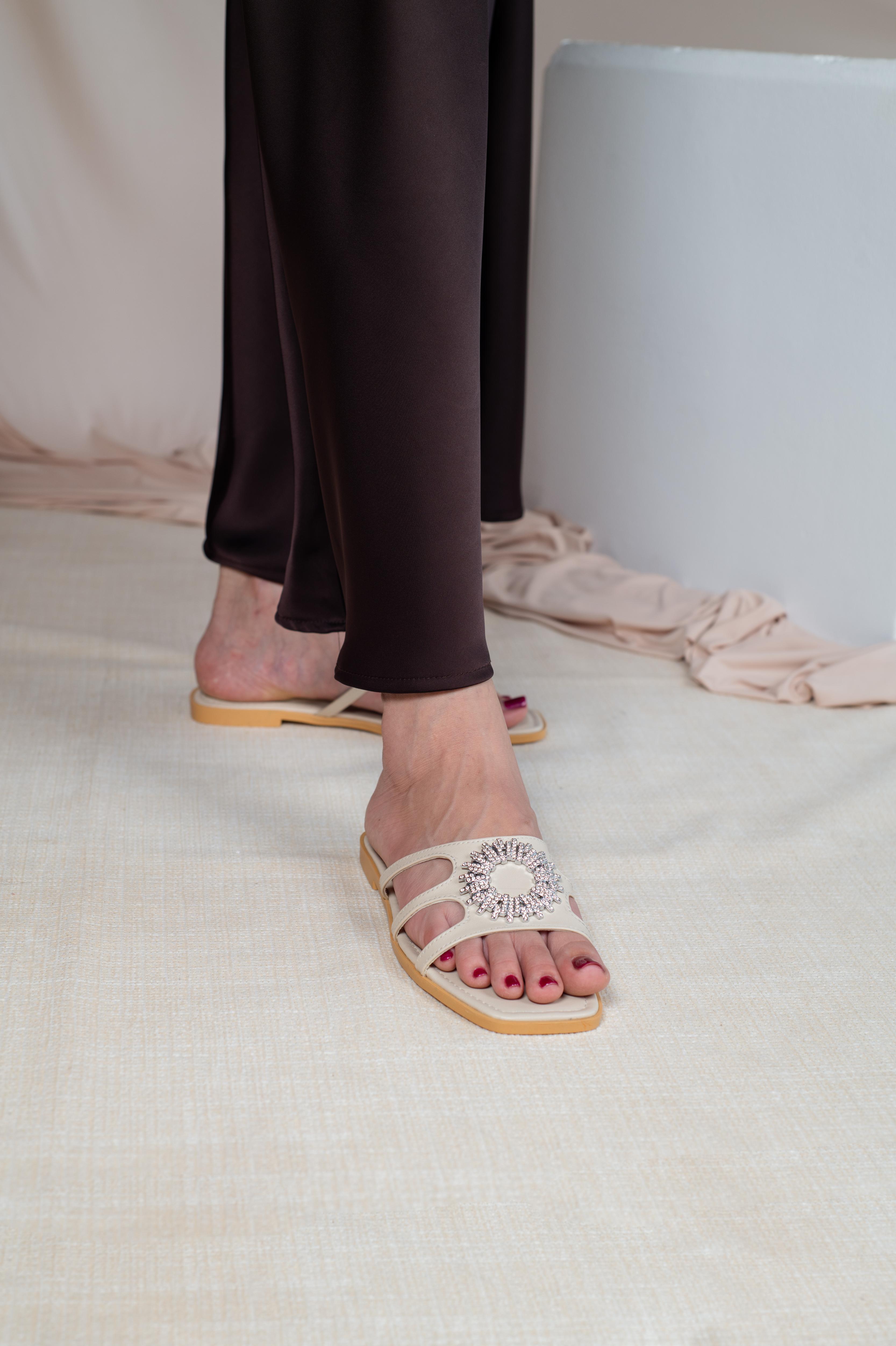 Elysia Statement Flats