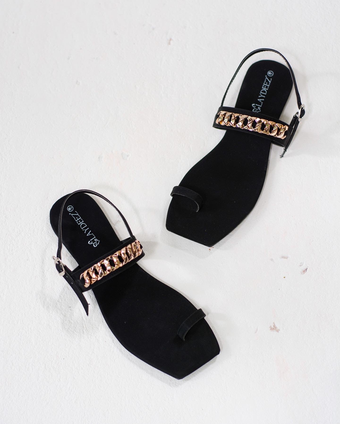 Laydeez Chain Detailed Slingback Flats