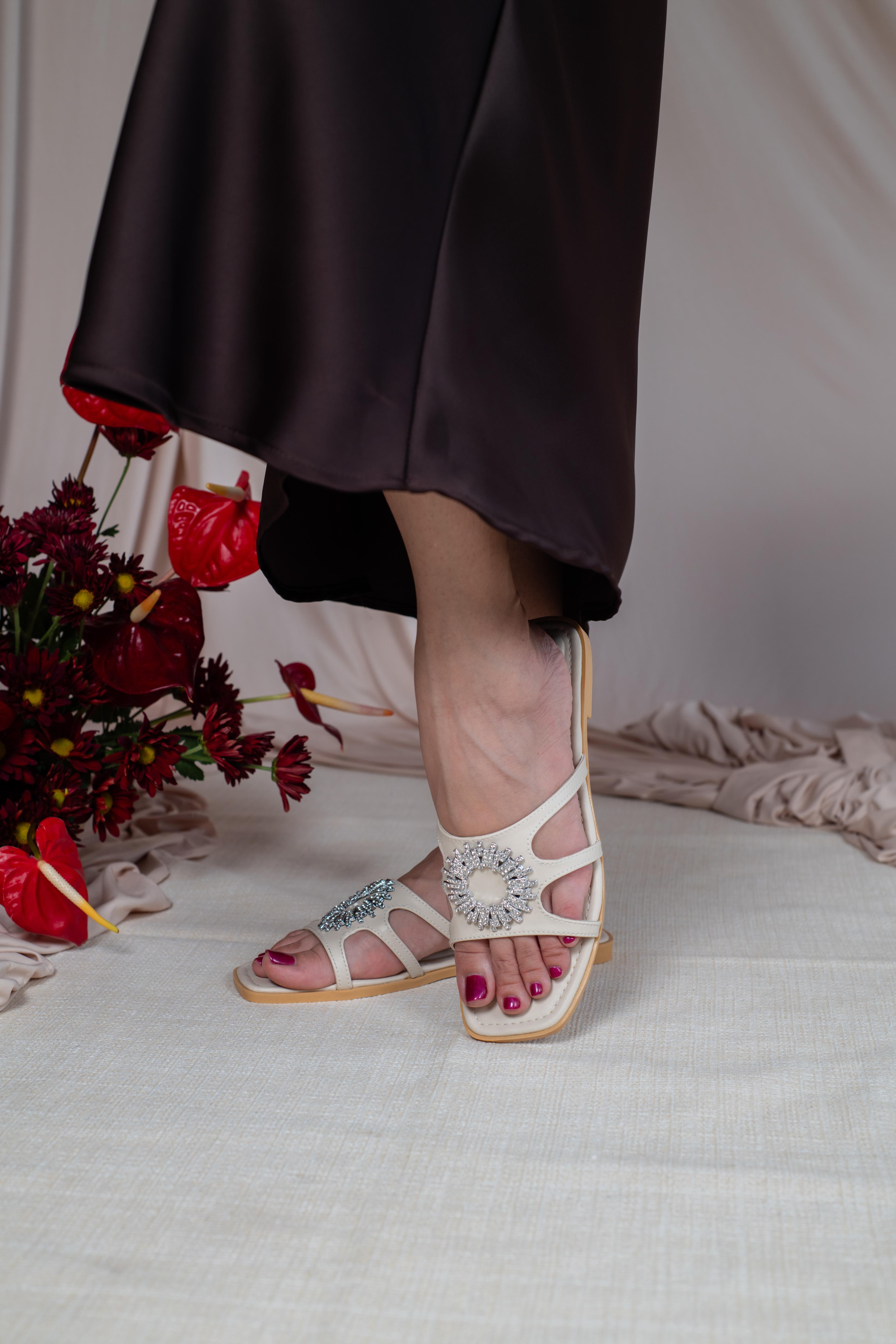 Elysia Statement Flats