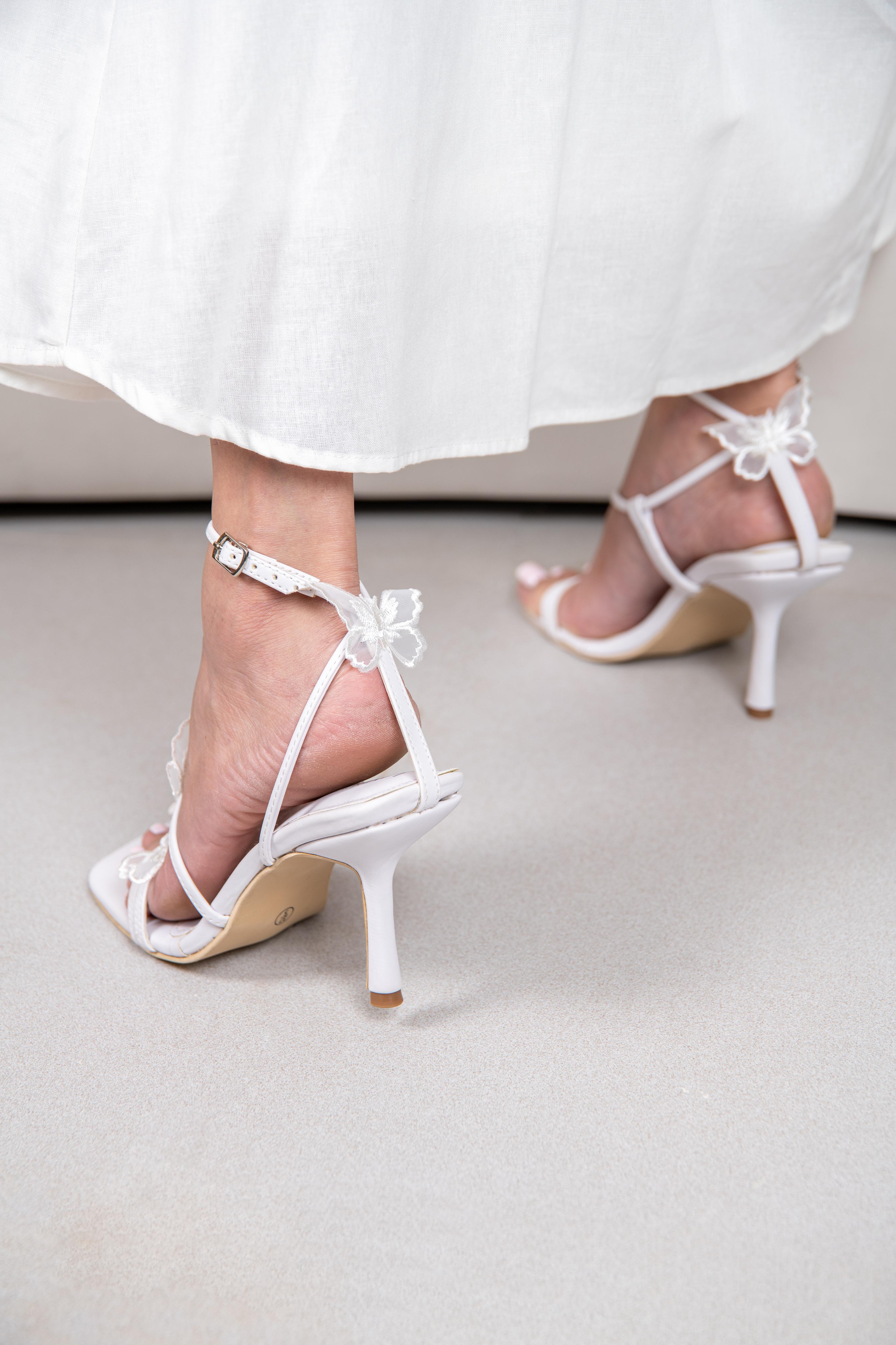 Lunafly Pointed Heels.