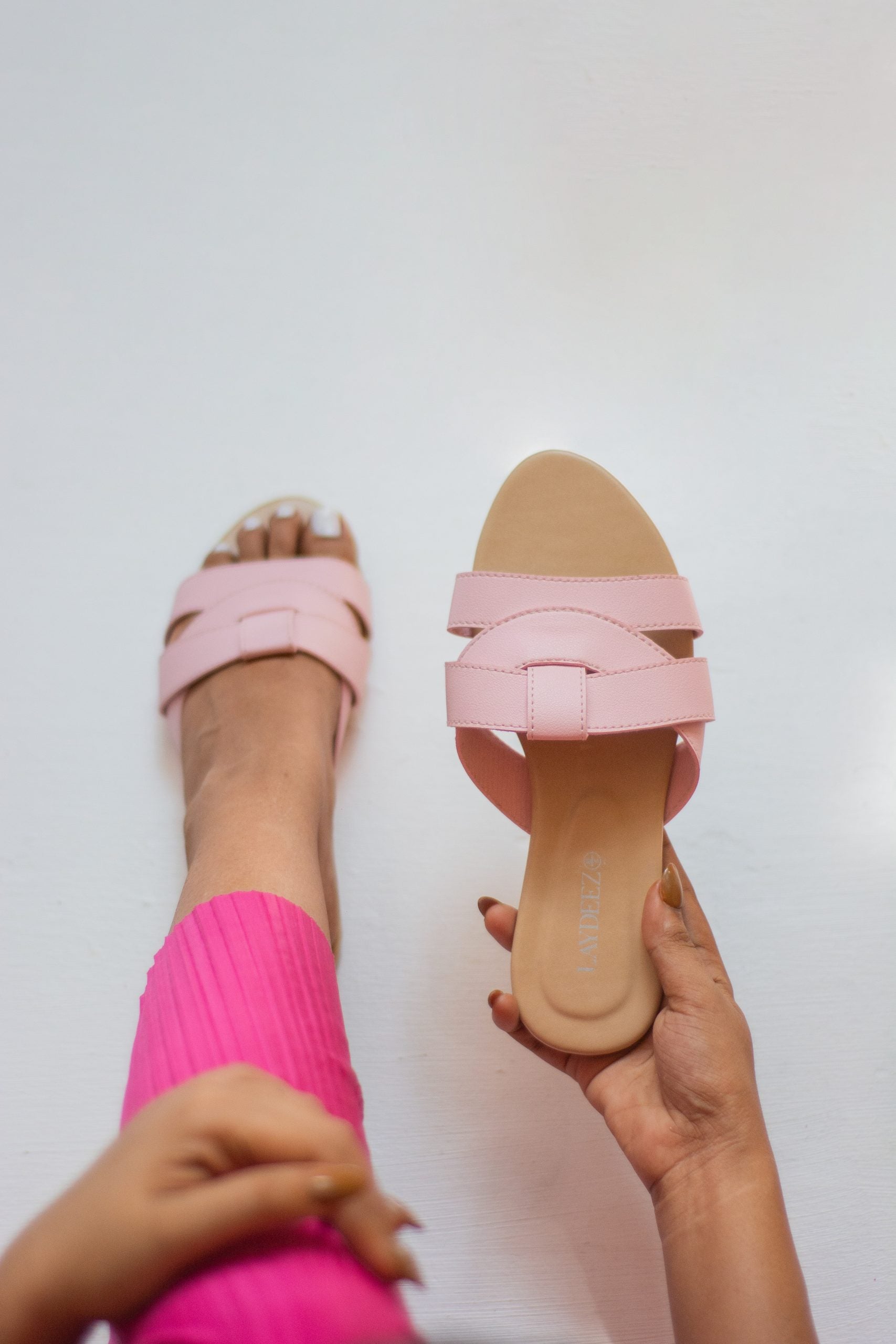 Laydeez Raisa Sliders